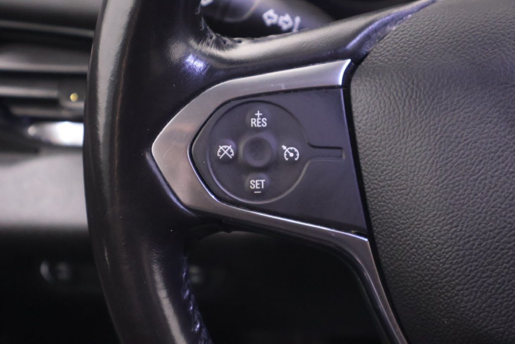 Used 2020 Chevrolet Traverse LT w/ LPO, Floor Liner Package AWD/4WD image 27