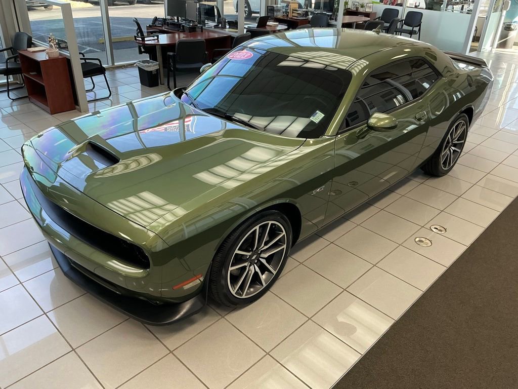 Used 2023 Dodge Challenger R/T w/ Plus Package image 2