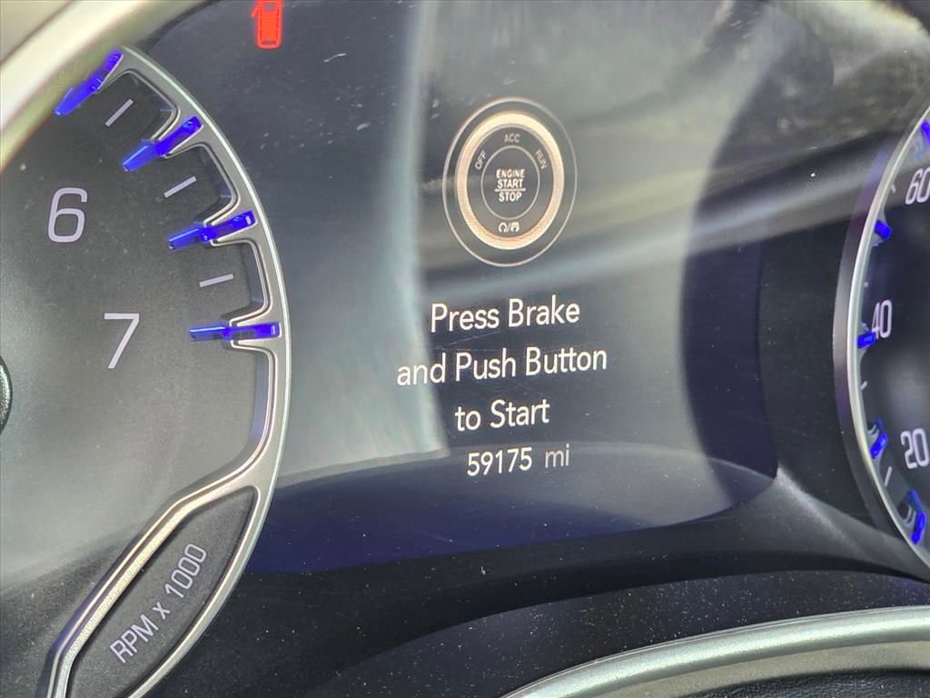 Used 2023 Chrysler Pacifica Touring-L image 5