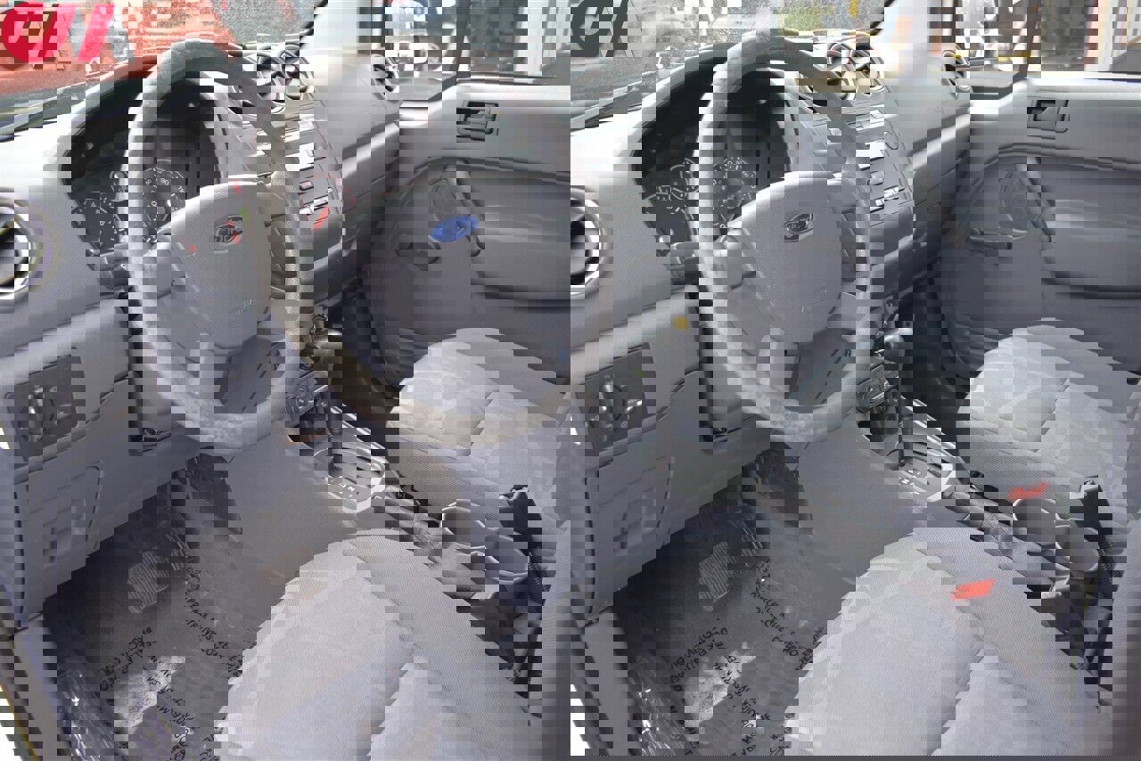 Used 2012 Ford Transit Connect XL FWD image 3