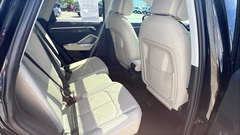 Used 2019 Audi Q3 2.0T Premium Plus w/ Premium Plus Package AWD/4WD image 6