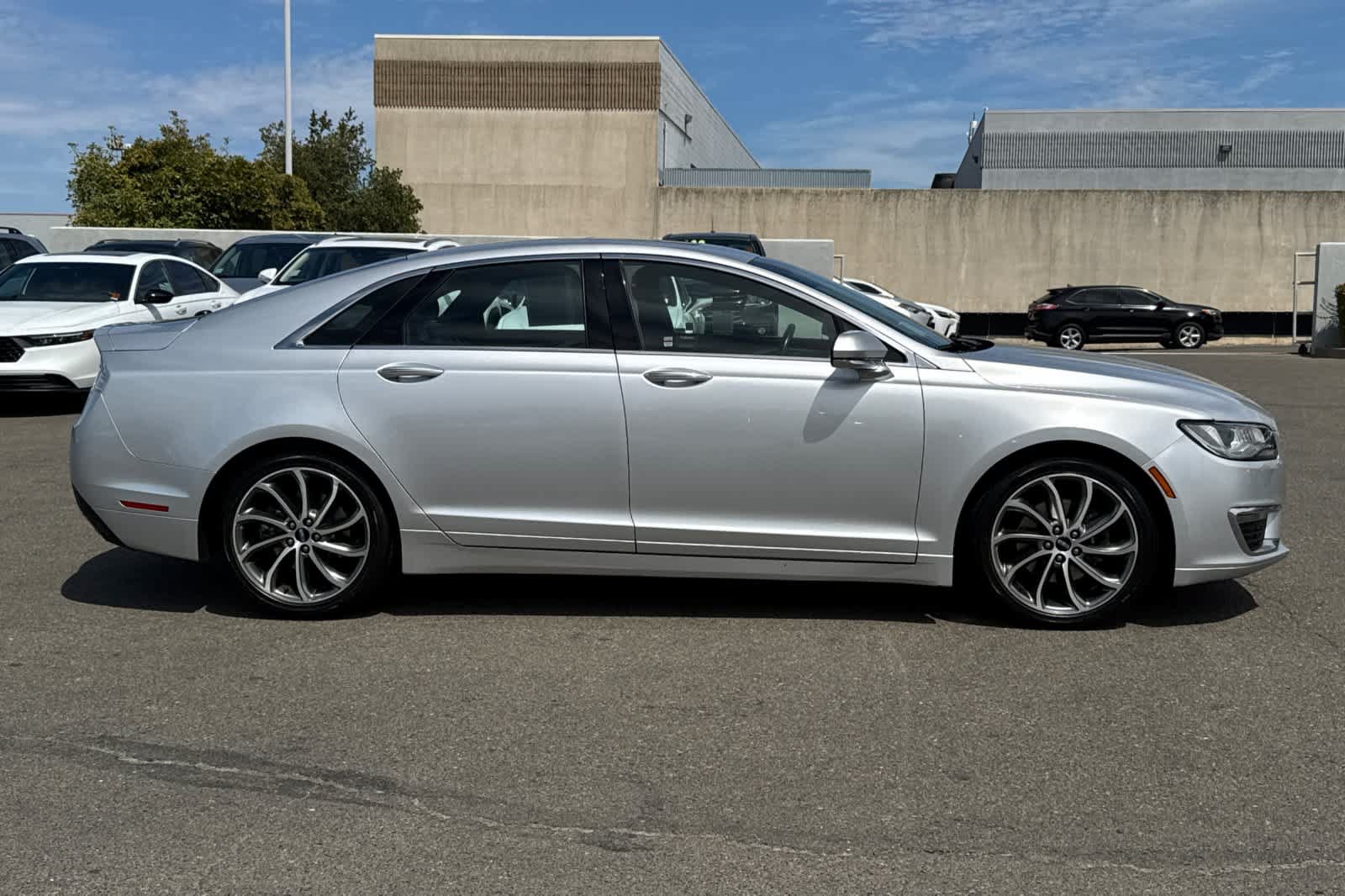 Used 2019 Lincoln MKZ Reserve w/ Reserve Plus Package FWD image 6