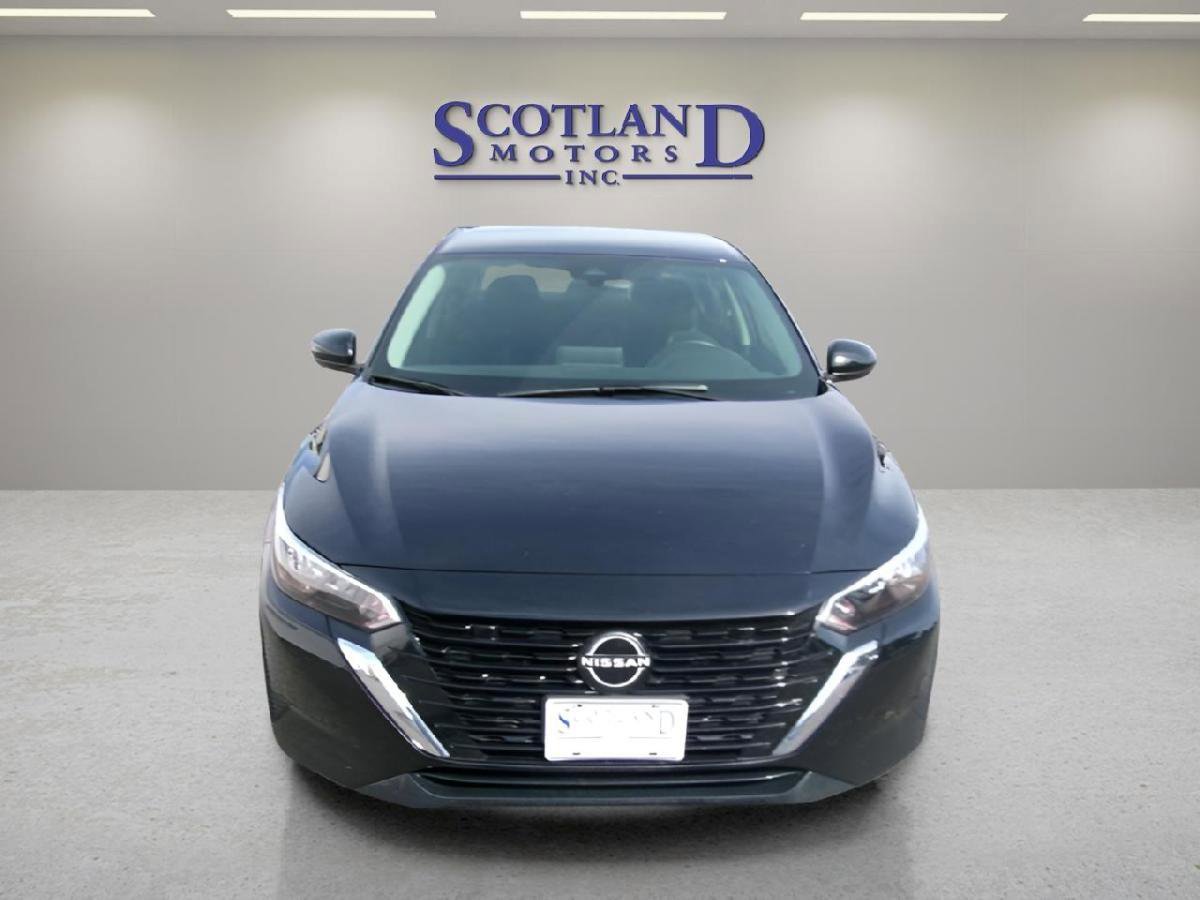 Used 2024 Nissan Sentra SV FWD image 3