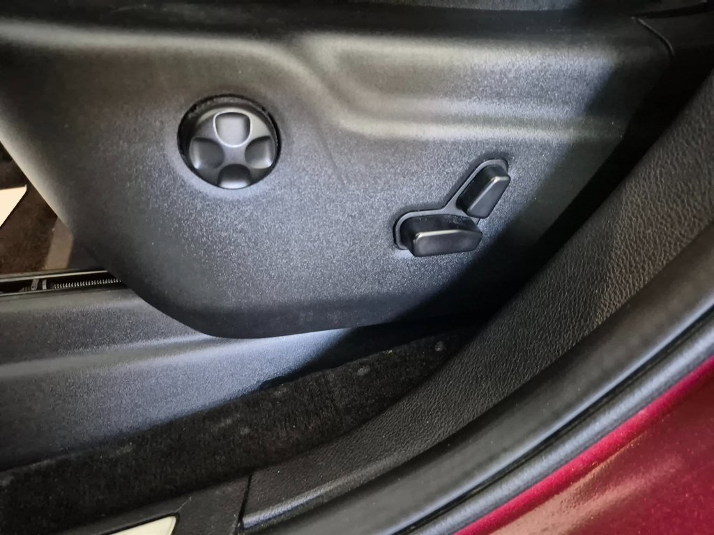 Used 2018 Jeep Grand Cherokee Limited image 19