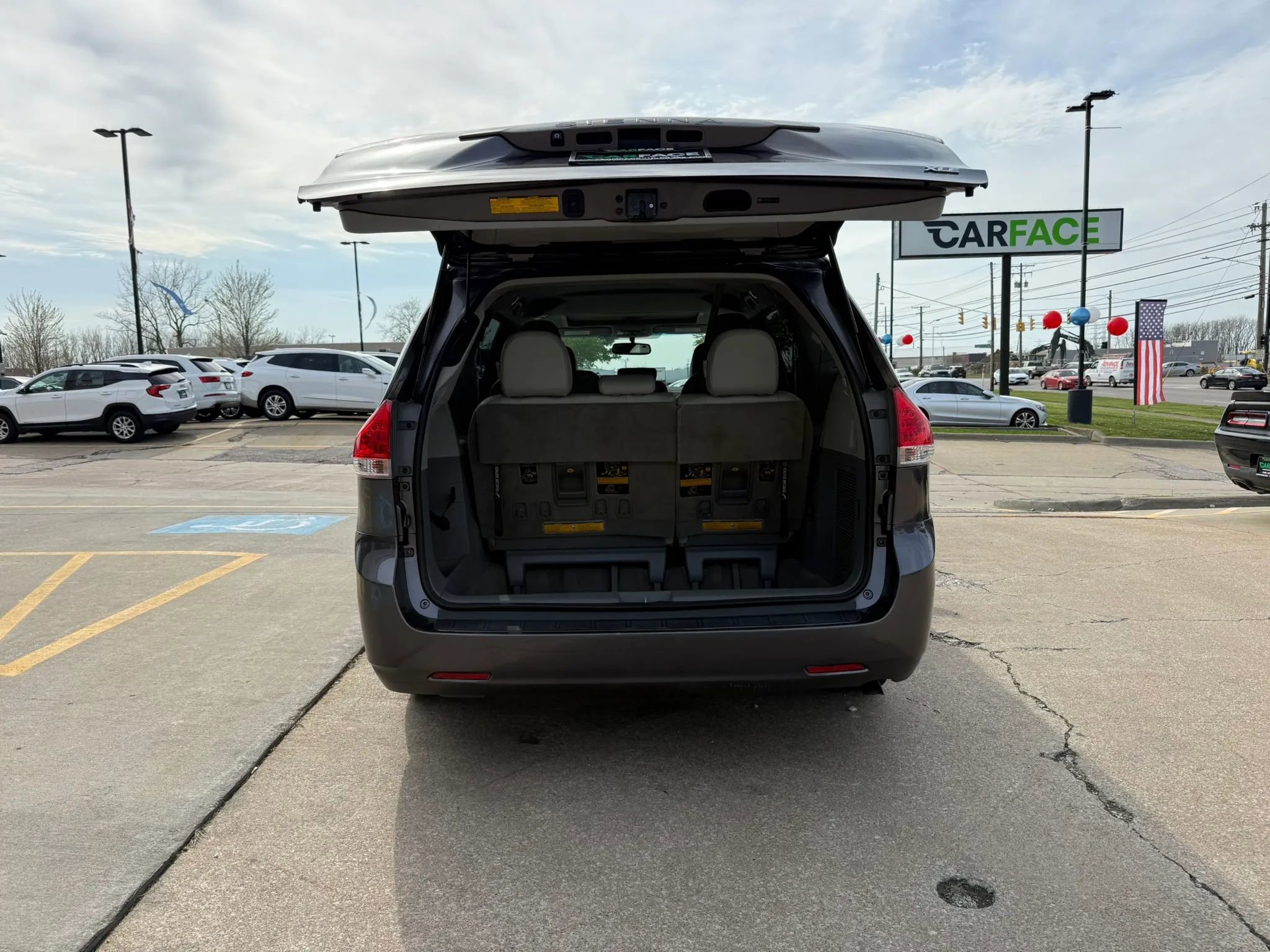 Used 2012 Toyota Sienna XLE FWD image 13
