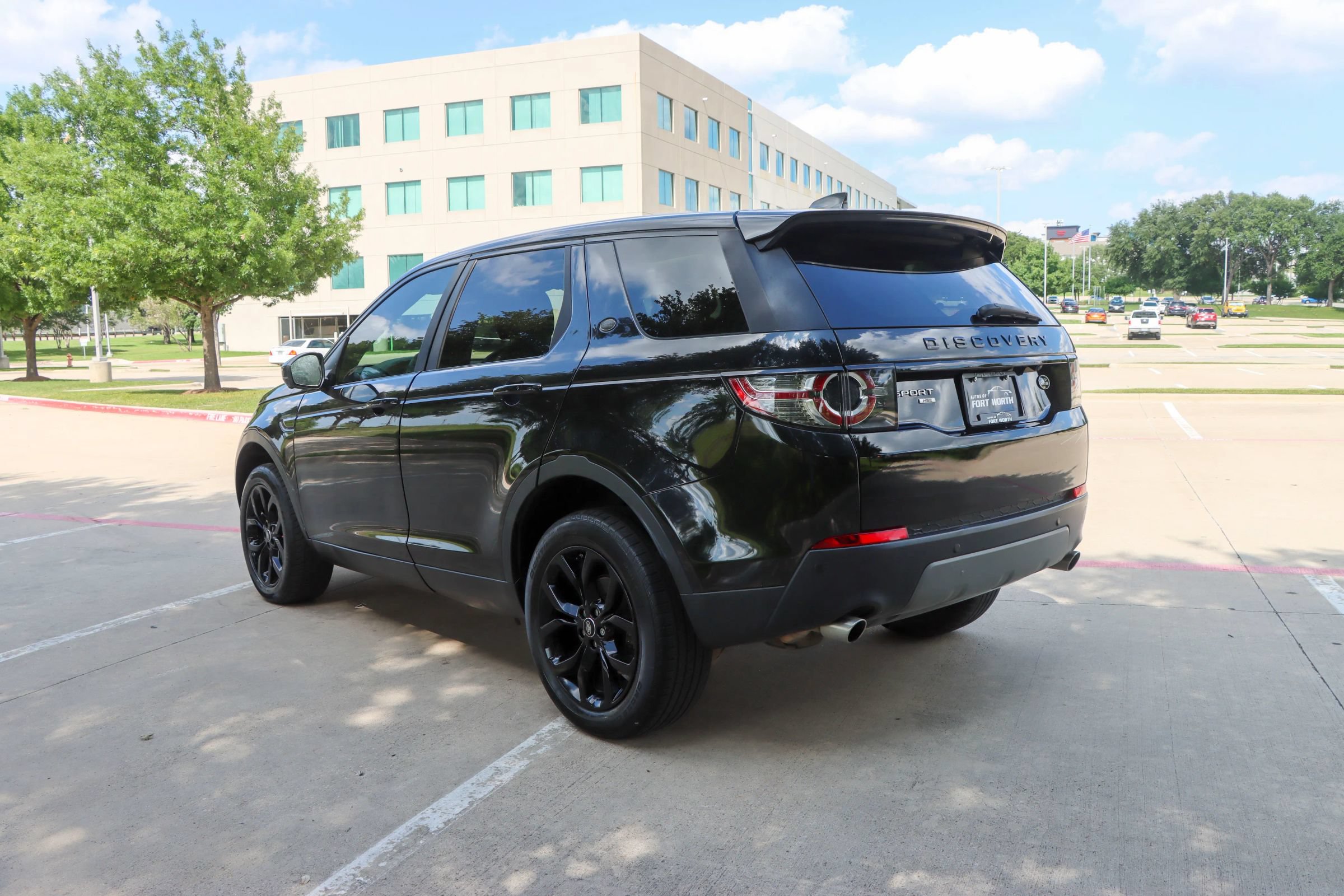 Used 2019 Land Rover Discovery Sport HSE AWD/4WD image 5