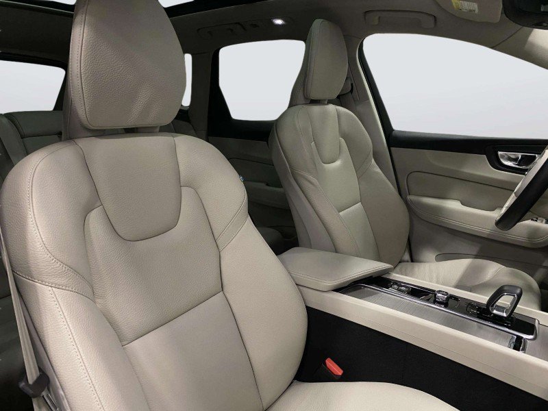 Used 2023 Volvo XC60 B5 Plus FWD image 35