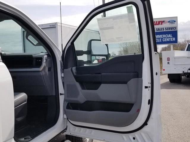 New 2025 Ford F550 4x4 Regular Cab Super Duty image 10