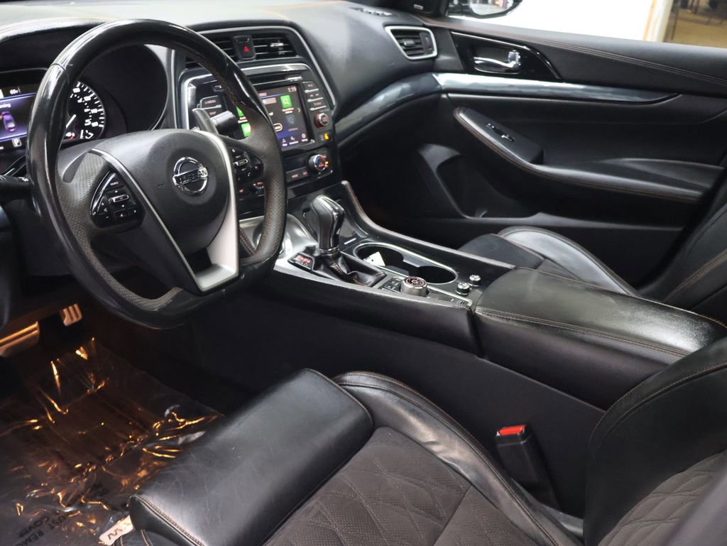 Used 2020 Nissan Maxima SR w/ Sport Mat Group FWD image 17