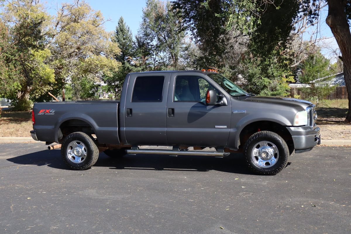 Used 2006 Ford F350 XLT AWD/4WD image 2