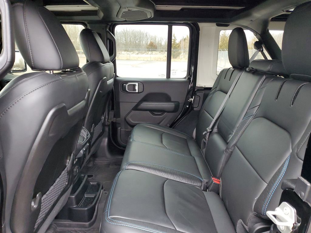 Used 2024 Jeep Wrangler High Altitude AWD/4WD image 27