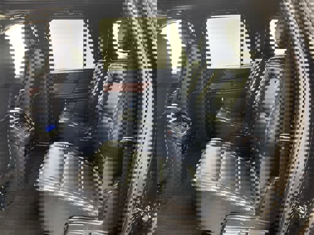 Used 2024 Lincoln Navigator L Premiere image 16