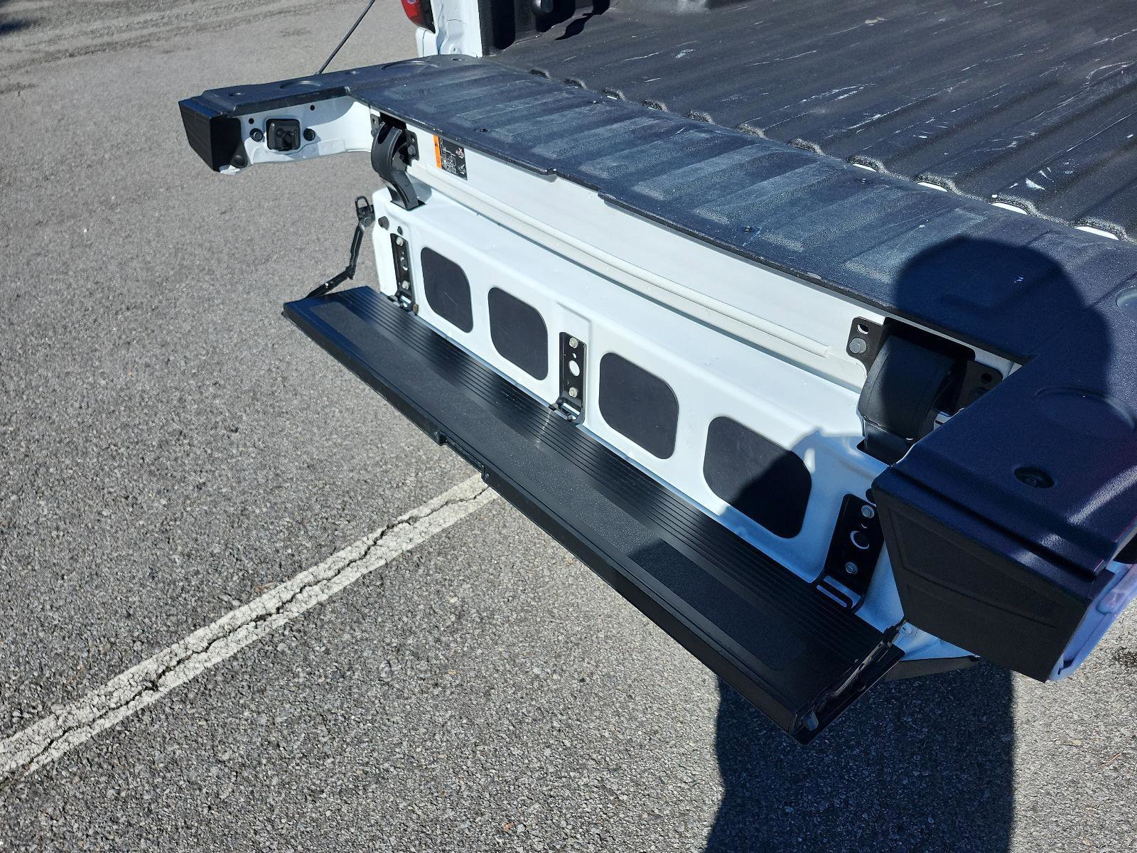 Used 2025 GMC Sierra 1500 SLE image 11