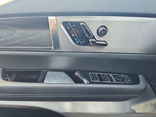 New 2026 Cadillac Vistiq Platinum image 32
