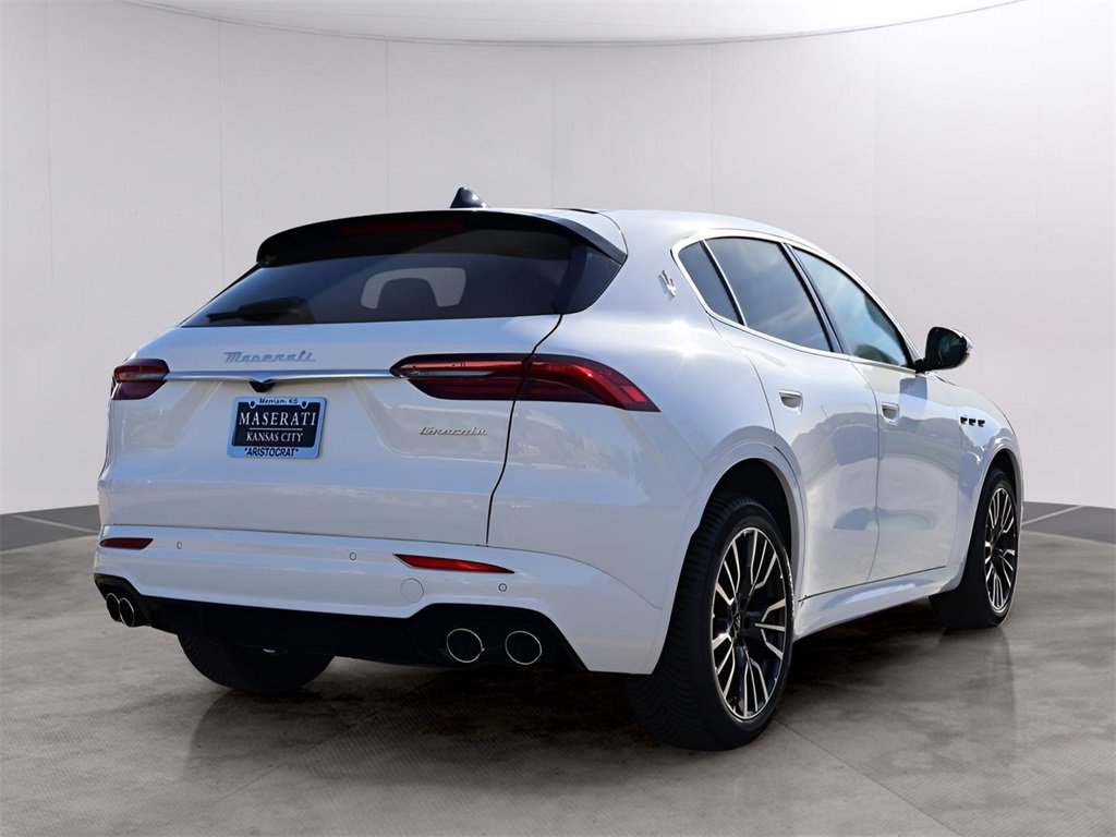 New 2025 Maserati Grecale GT image 5