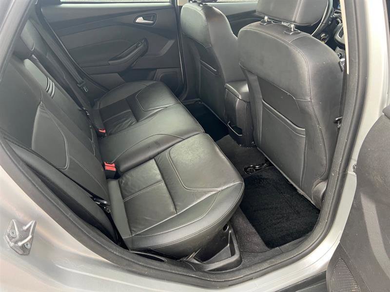 Used 2015 Ford Focus SE w/ Equipment Group 201A FWD image 38