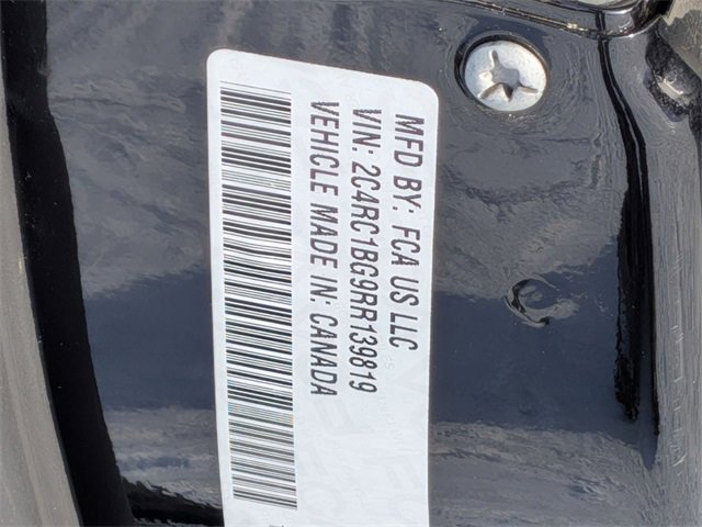 Certified 2024 Chrysler Pacifica Touring-L image 32