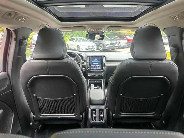 Used 2024 Volvo XC40 B5 Plus AWD/4WD image 14
