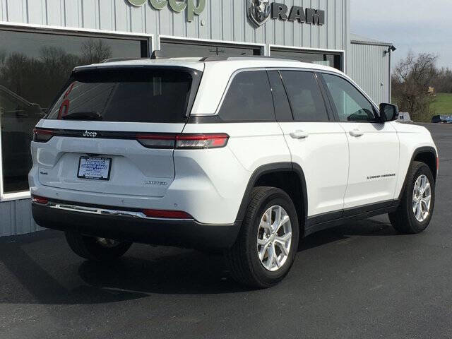 Used 2023 Jeep Grand Cherokee Limited AWD/4WD image 3