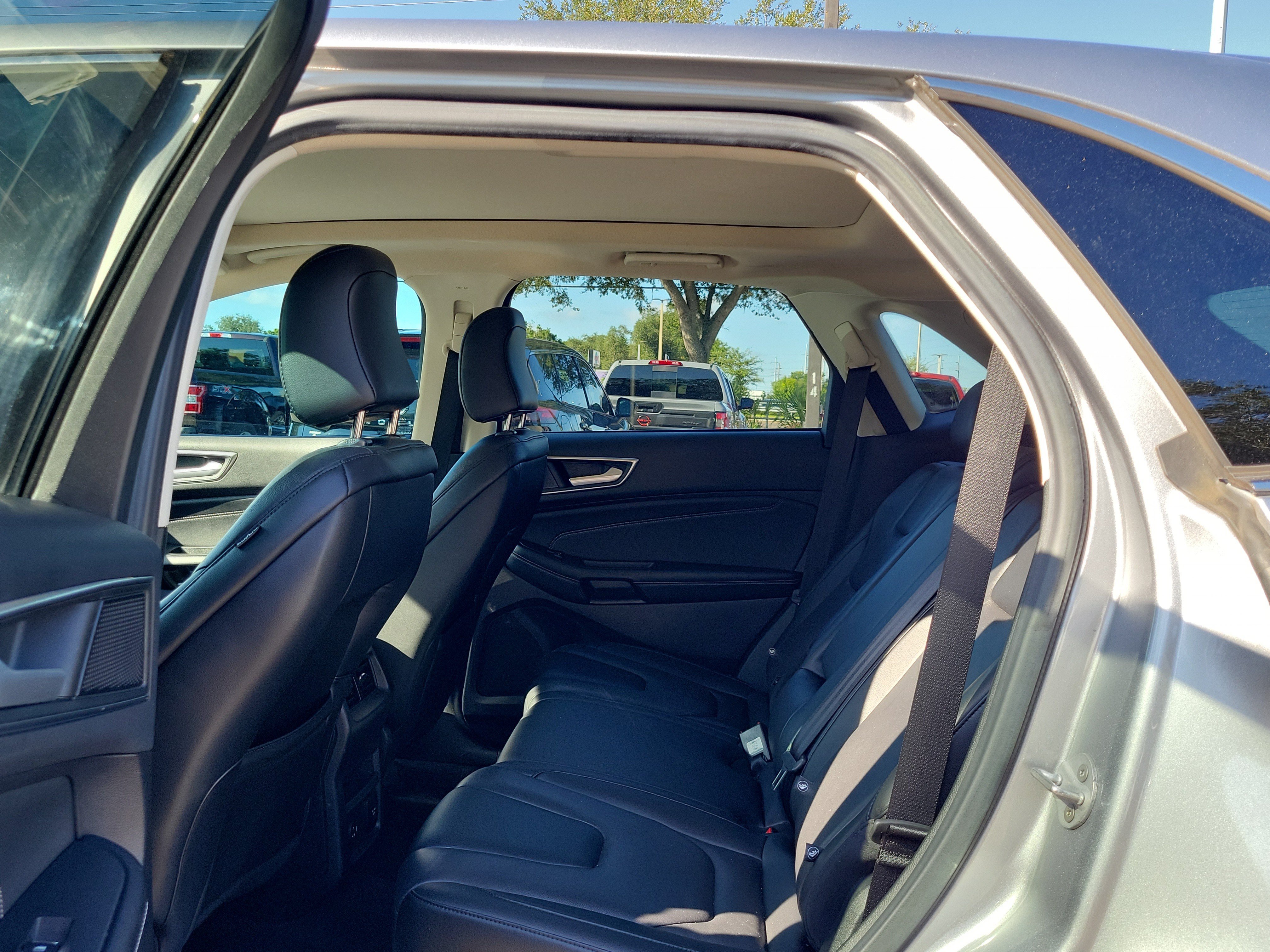 Used 2022 Ford Edge Titanium AWD/4WD image 11