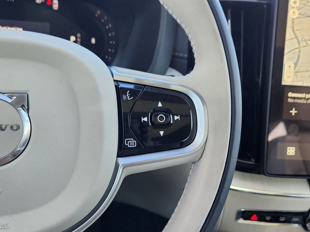 New 2026 Volvo XC60 B5 Ultra w/ Protection Package Premier image 17