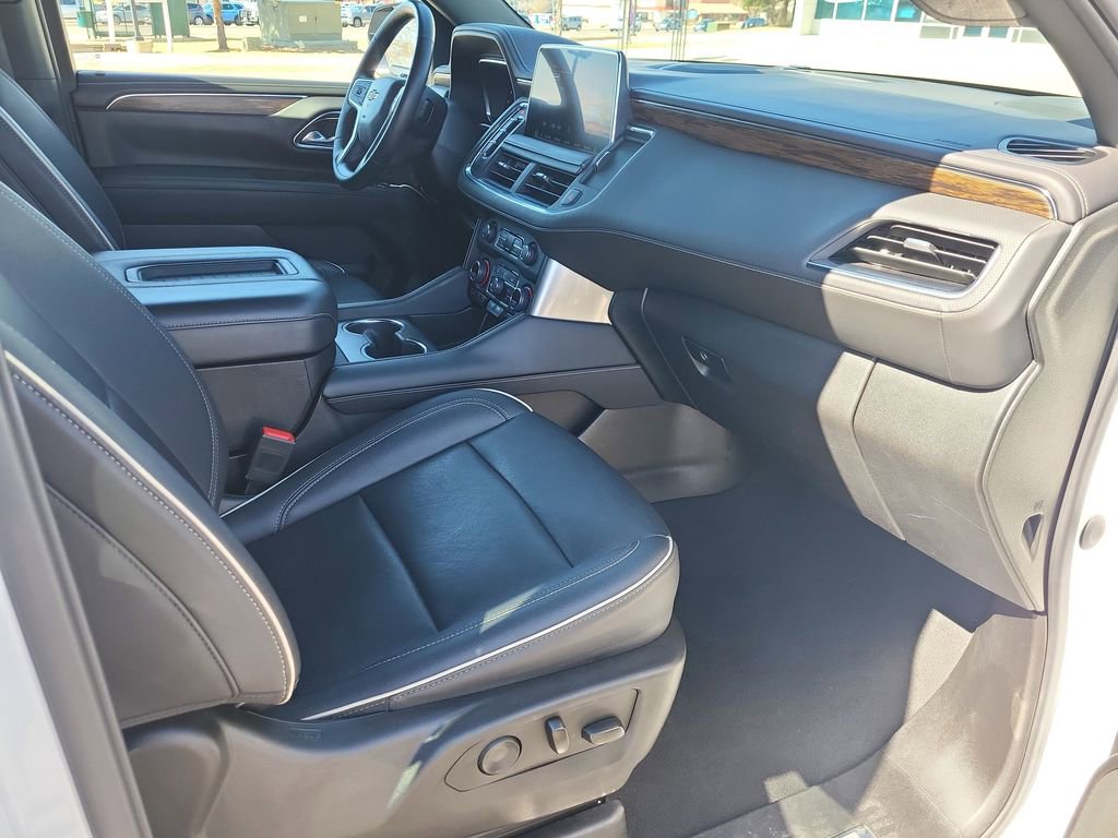 Used 2023 Chevrolet Suburban Premier image 15