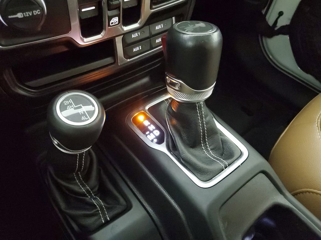 Used 2020 Jeep Wrangler Unlimited Sahara image 29