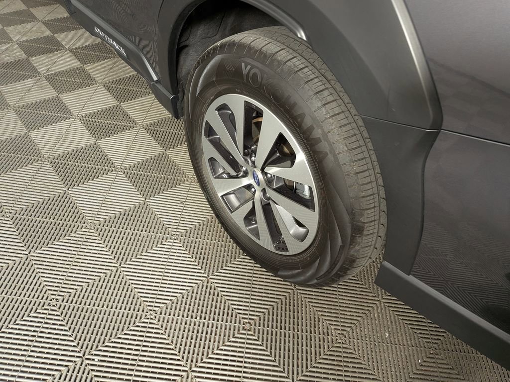 Used 2025 Subaru Outback Premium image 14