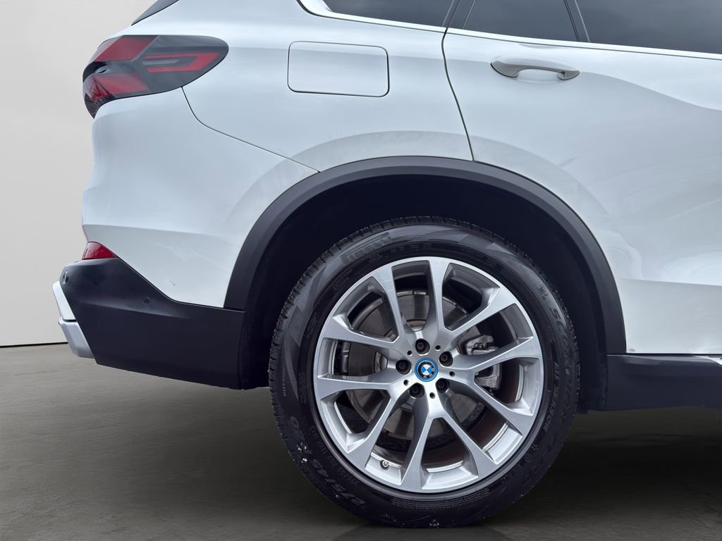 Used 2025 BMW X5 xDrive50e image 29