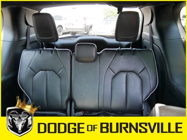 Used 2025 Chrysler Pacifica Limited FWD image 18