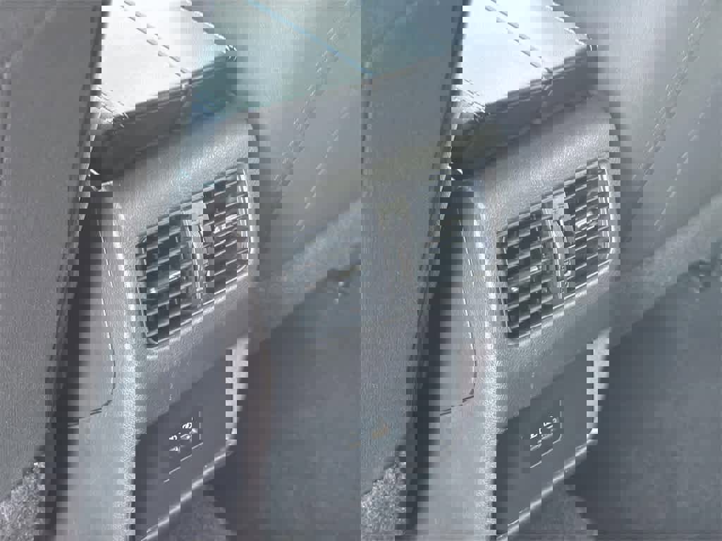 Used 2023 Nissan Rogue SV image 29