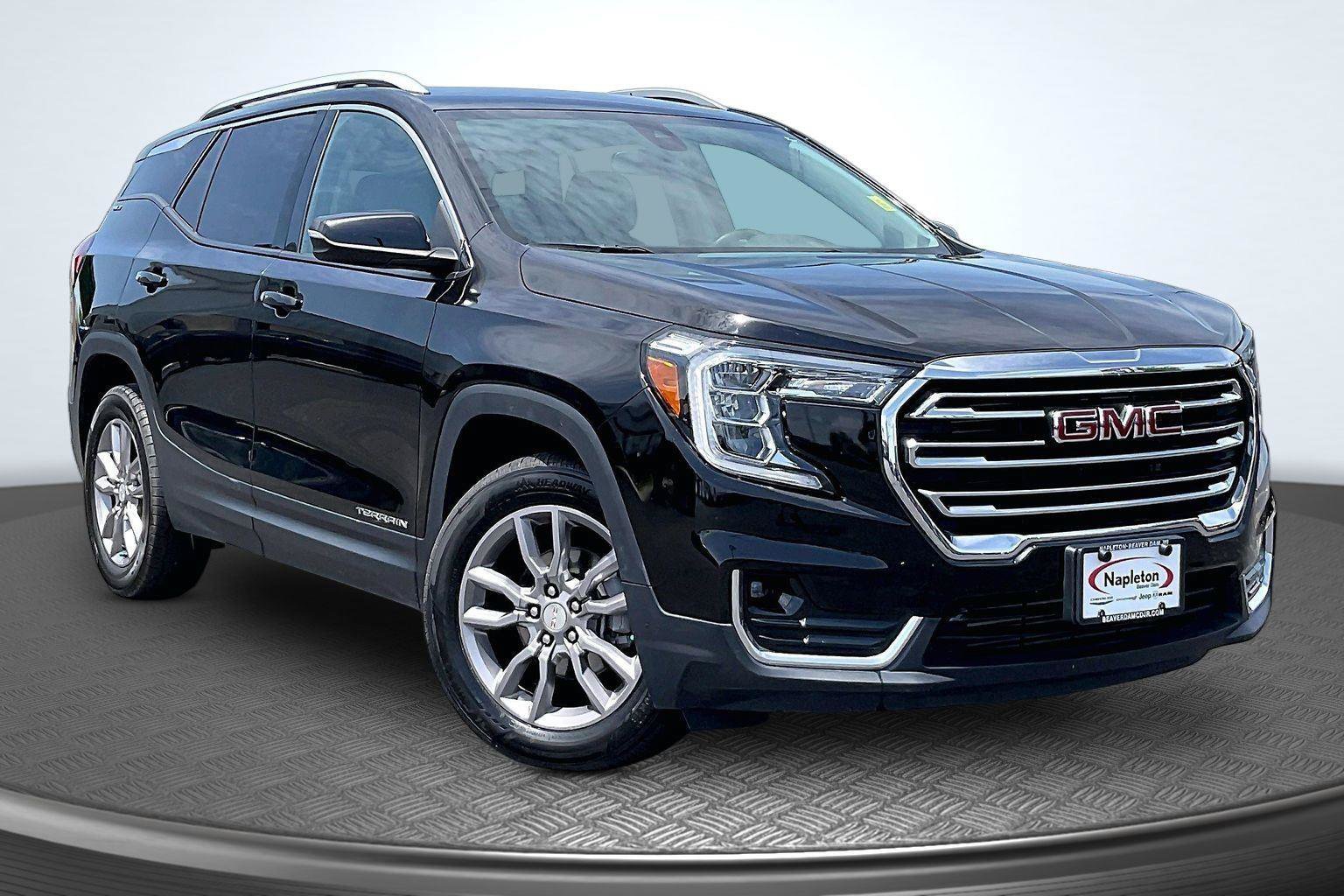 Used 2024 GMC Terrain SLT AWD/4WD image 13