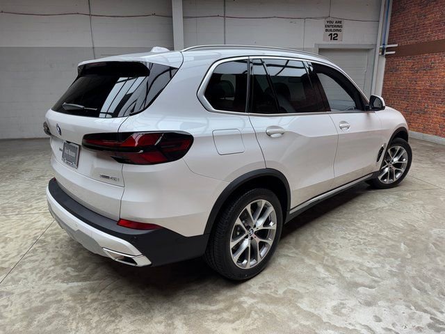 Used 2026 BMW X5 xDrive40i image 5
