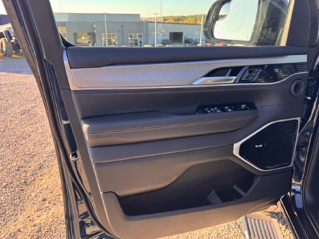 New 2027 Jeep Grand Wagoneer Overland AWD/4WD image 11