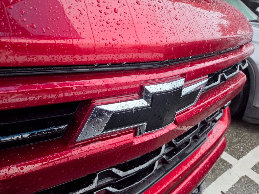Used 2024 Chevrolet Silverado 1500 RST w/ Convenience Package II RWD image 2