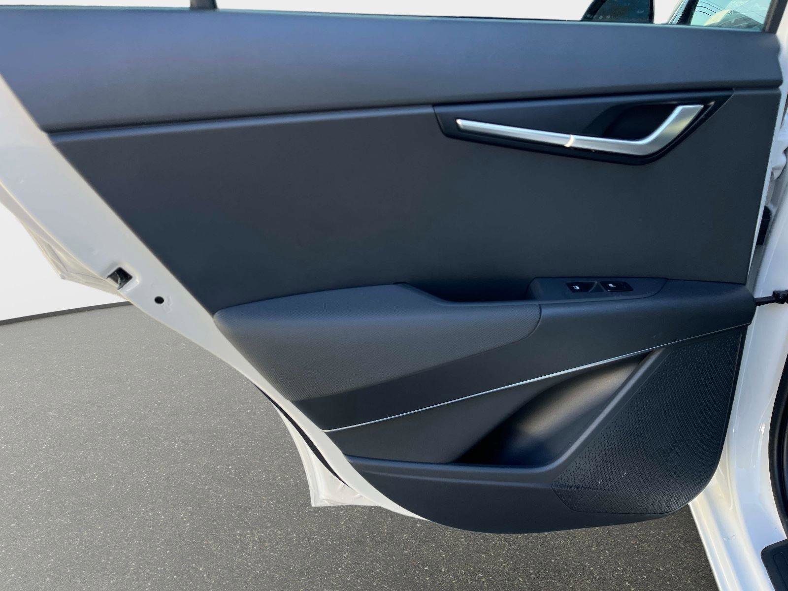 Used 2025 Kia Niro Wind w/ Wind Preserve Package image 11