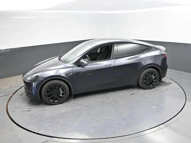 Used 2024 Tesla Model Y Long Range AWD/4WD image 32