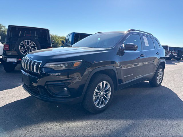 Used 2022 Jeep Cherokee Latitude Lux w/ Mopar Interior Package AWD/4WD image 6