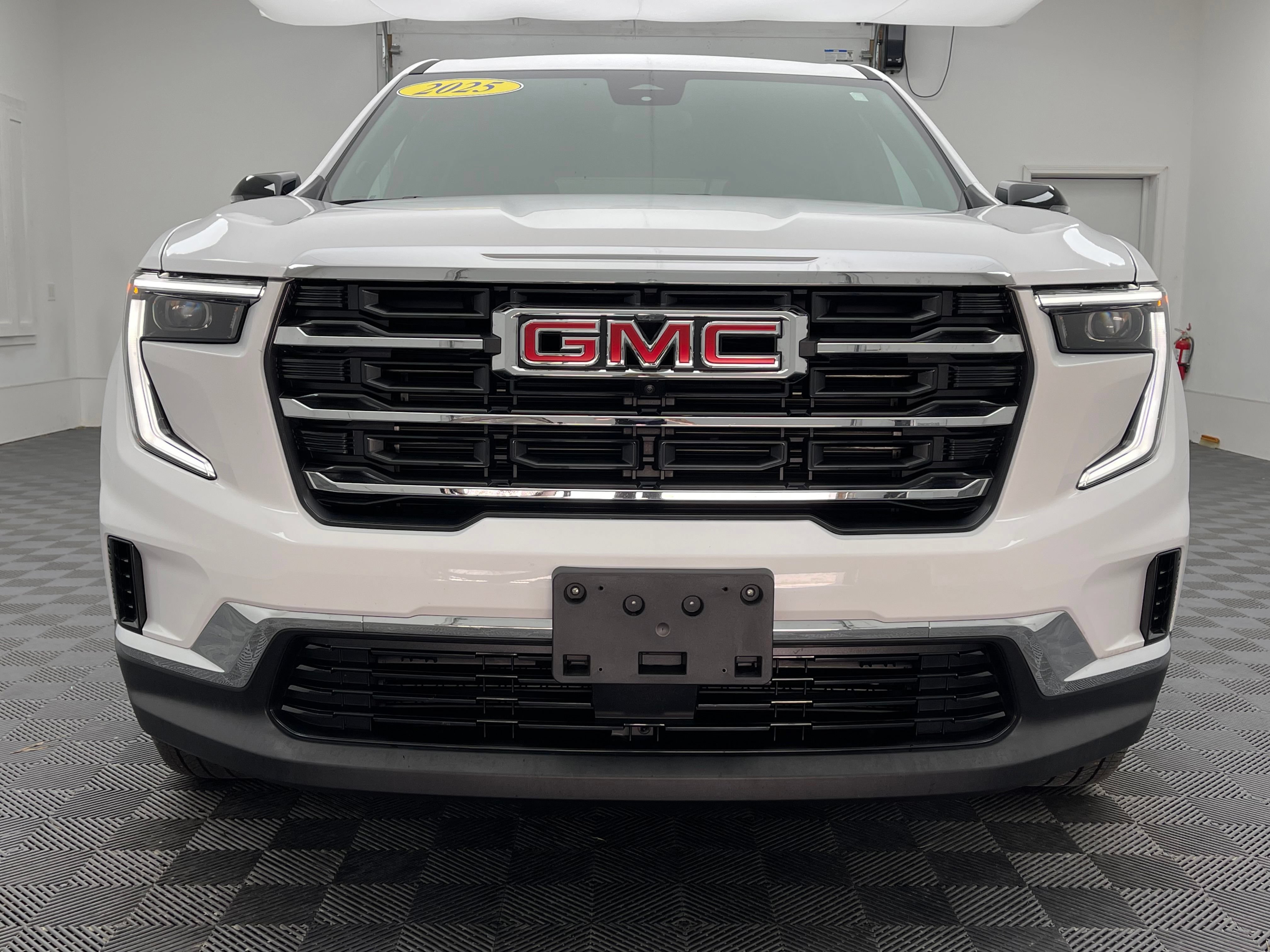 Used 2025 GMC Acadia Elevation FWD image 13