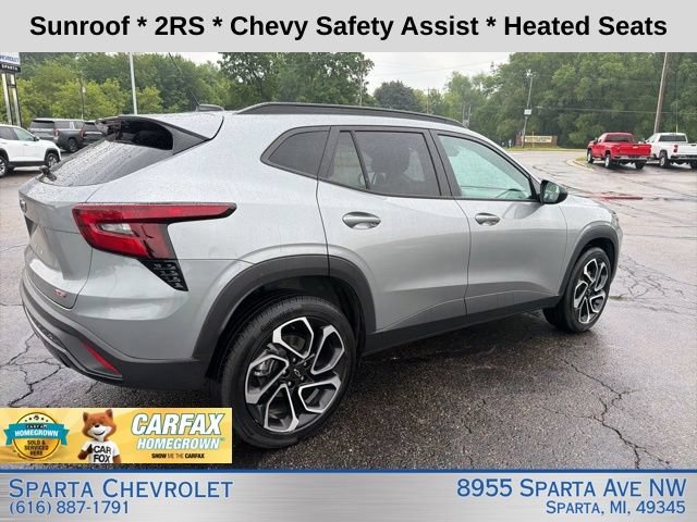 Used 2024 Chevrolet Trax RS w/ Sunroof Package FWD image 3