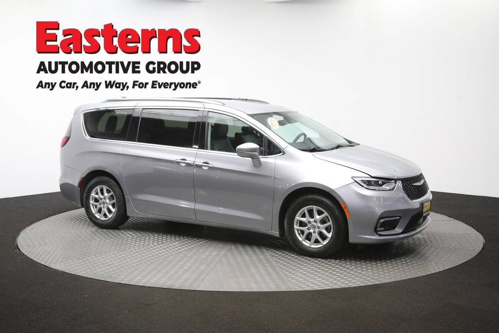 Used 2021 Chrysler Pacifica Touring-L FWD image 50