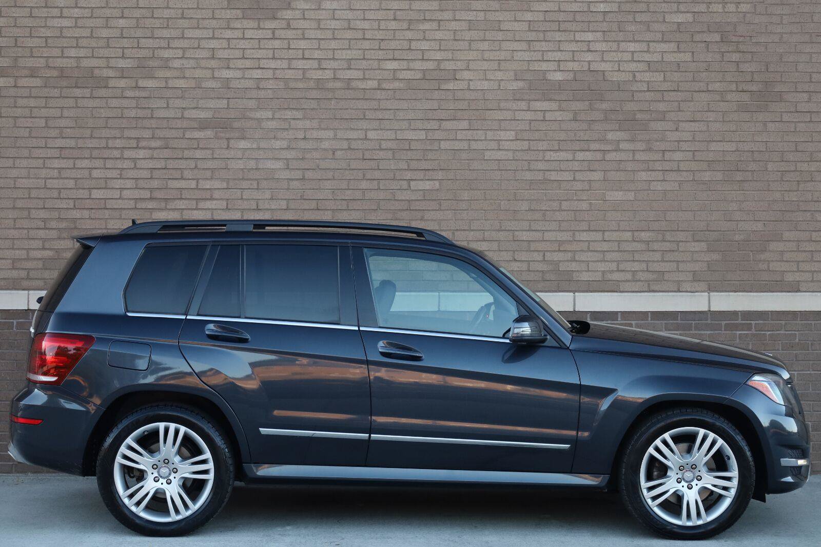 Used 2015 Mercedes-Benz GLK 350 4MATIC image 3