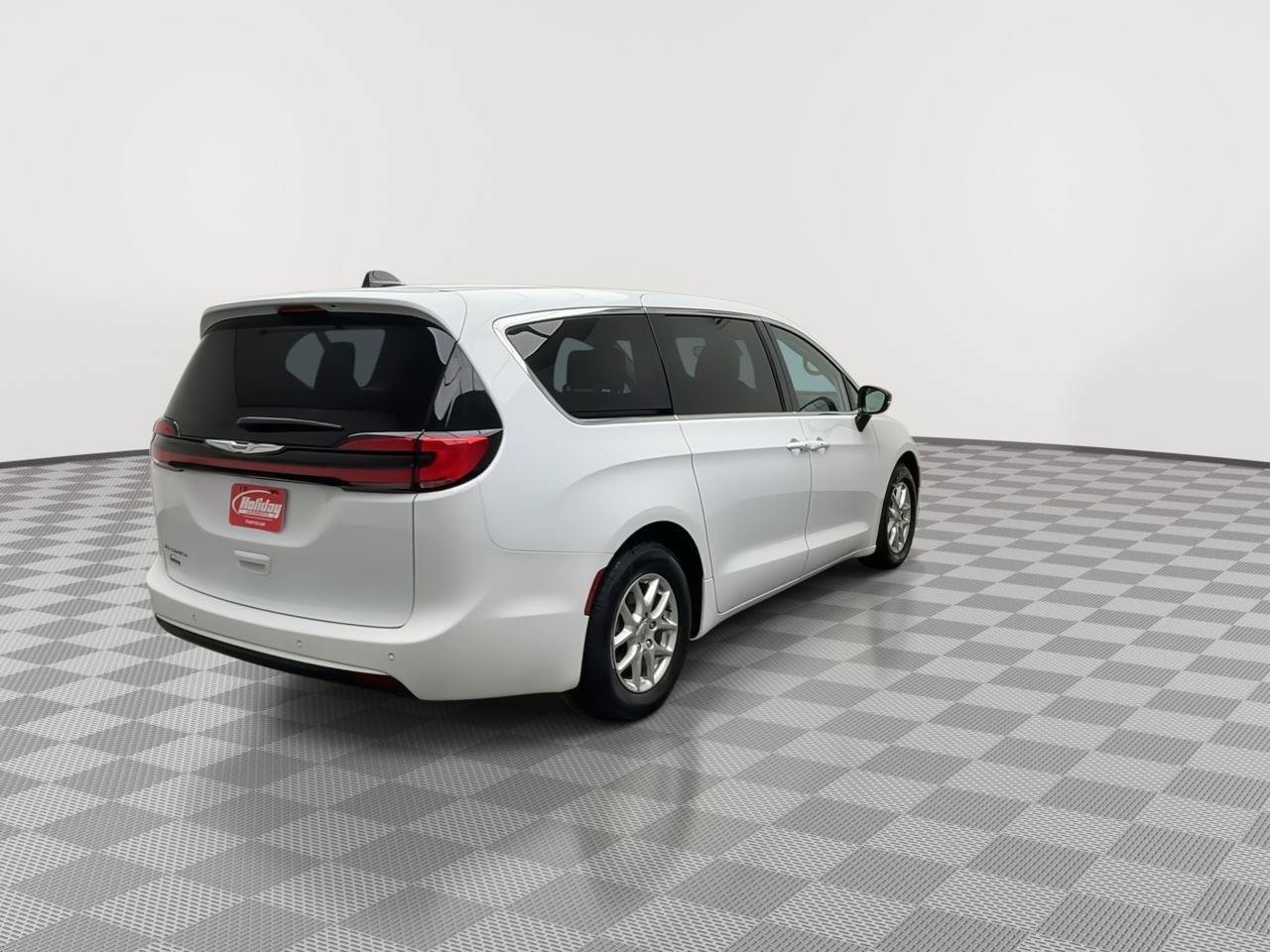 Used 2024 Chrysler Pacifica Touring-L FWD image 37