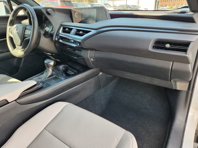 Used 2019 Lexus UX 250h w/ Premium Package image 18