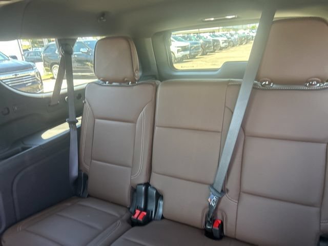 Used 2026 Chevrolet Suburban High Country AWD/4WD image 30