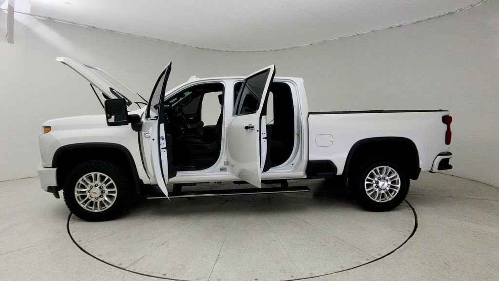 Used 2022 Chevrolet Silverado 2500 High Country w/ Technology Package AWD/4WD image 11