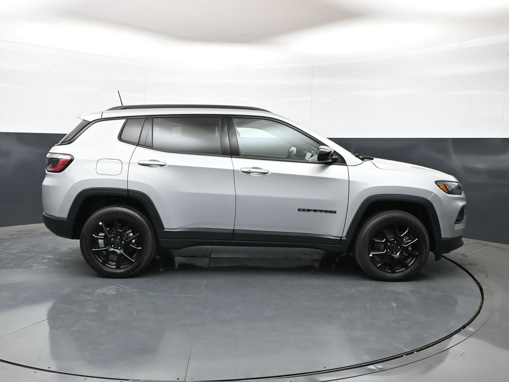 New 2026 Jeep Compass Latitude AWD/4WD image 27