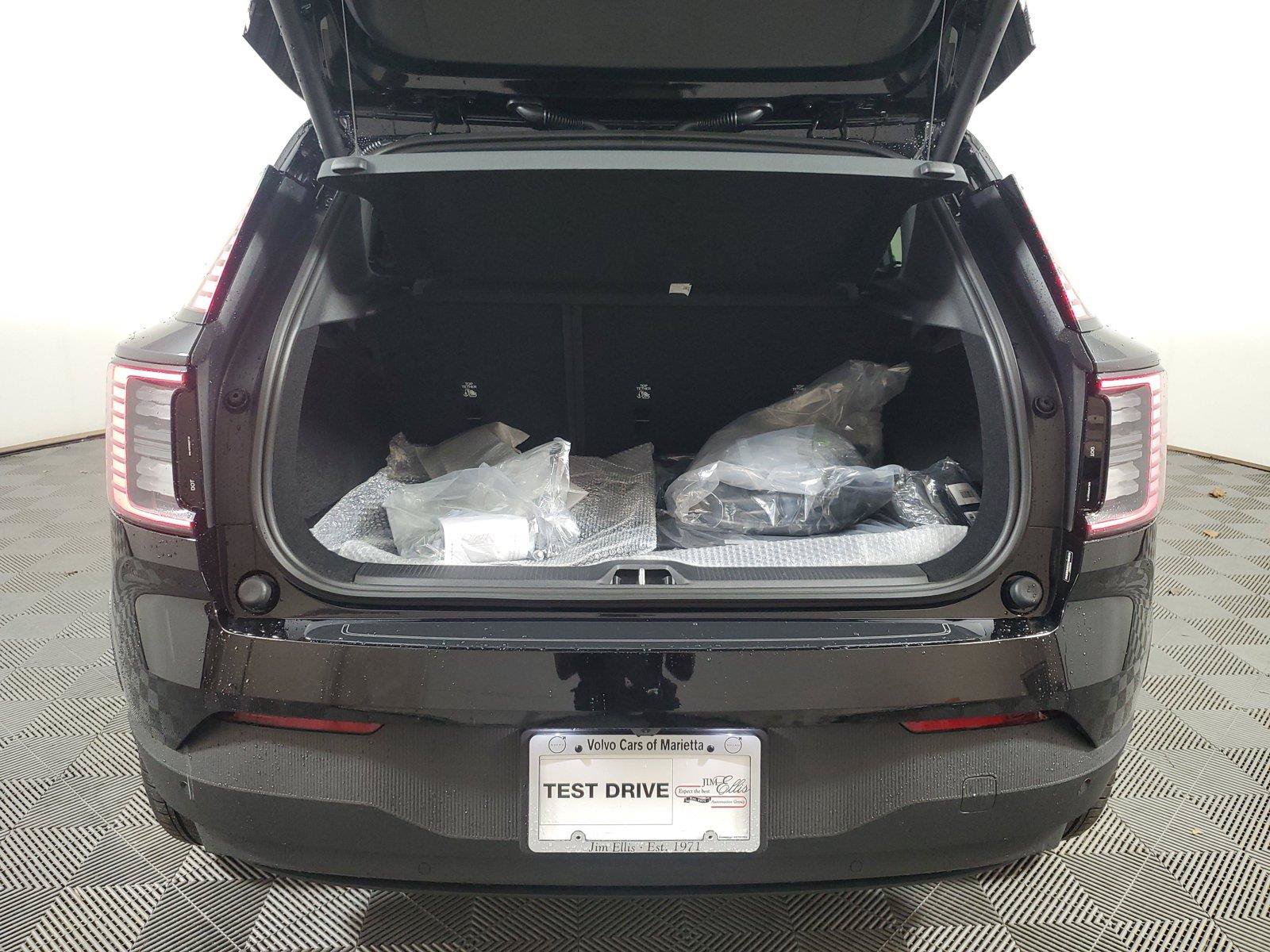 New 2026 Volvo EX30 Plus w/ Protection Package Premier AWD/4WD image 8