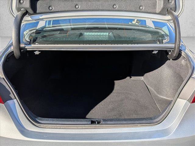 Used 2022 Toyota Camry SE image 6