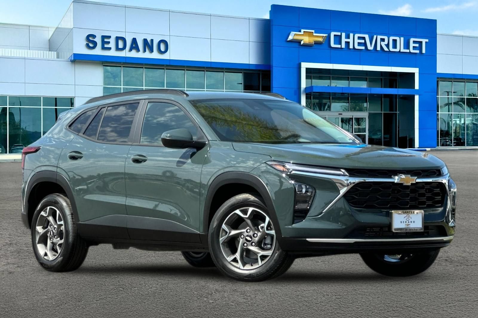New 2026 Chevrolet Trax LT FWD image 2